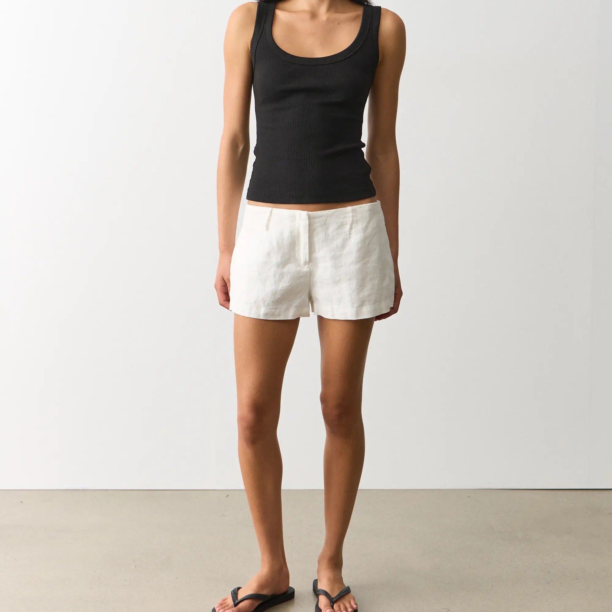 Linen Low Rise Tailored Short